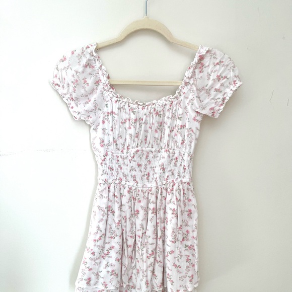 Hollister Pants - Hollister XS Pink Floral Romper